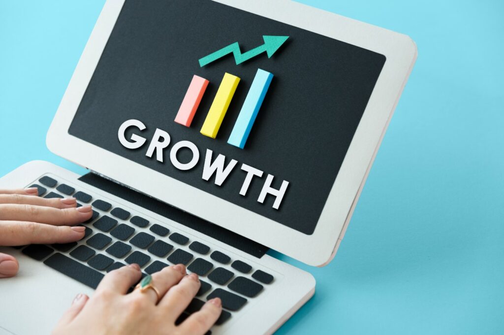 Comunicação, Marketing E Tecnologia - Estratégias De Growth Hacking: Disrupção De Mercados Tradicionais Com Criatividade E Baixo Orçamento